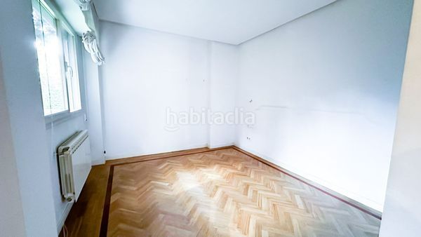 Foto a892a42d-bf6a-433c-b95b-d77f605b3f95. Rent flat with parking pool in Valdemarín Madrid