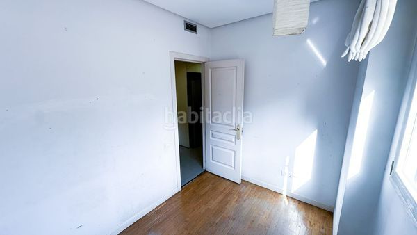 Foto a8fbe650-1c3d-4f53-aae9-96cfb94d6bdc. Rent flat with parking pool in Valdemarín Madrid