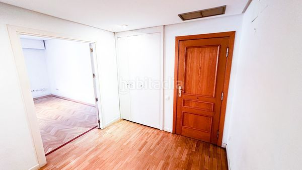 Foto ad389c4c-724e-489f-a362-7dea1ddc63c4. Rent flat with parking pool in Valdemarín Madrid
