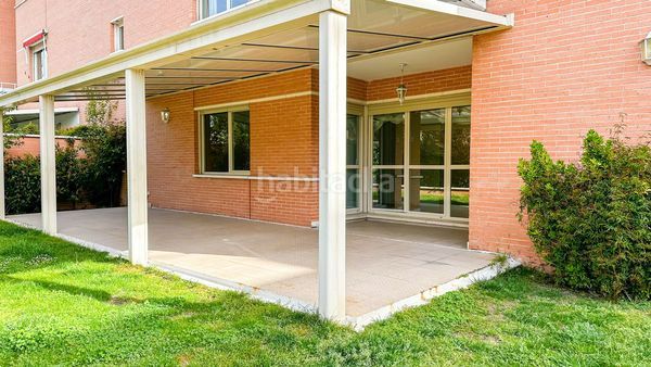 Foto b7f19bf1-a19e-4fd0-8836-e483b6a153cb. Rent flat with parking pool in Valdemarín Madrid