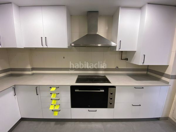 Foto be9c030c-adaf-4d82-860f-c74291645363. Rent flat with parking pool in Valdemarín Madrid