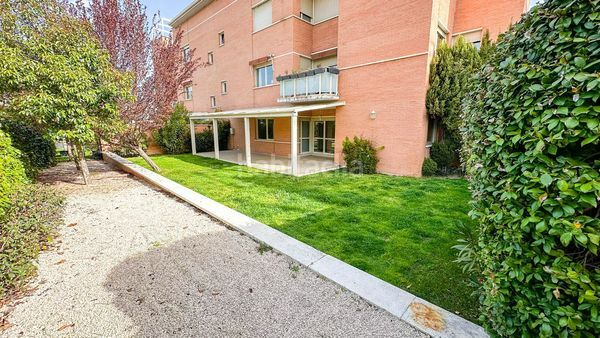 Foto d89edcb1-c0c6-42d7-95f6-33dcf0b0f9a2. Rent flat with parking pool in Valdemarín Madrid