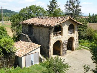 Casale in Vall d´en Bas (La). Masia a la vall d'en bas