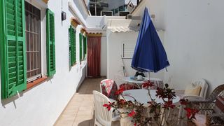 Casa in Ses Figueretes - Platja d'en Bossa - Cas Serres. Vivienda unifamiliar en el centro de ibiza de 90m2 con jardín pr