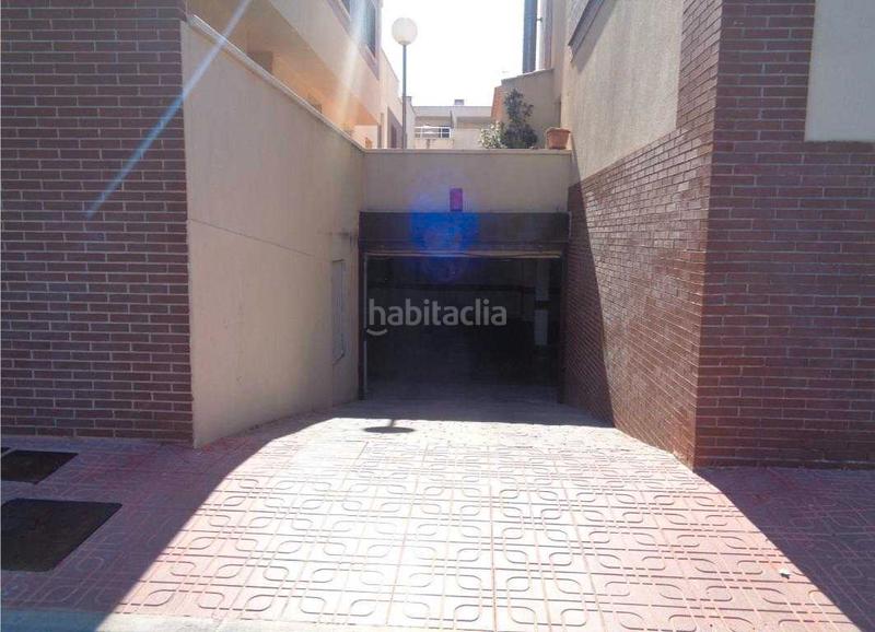 Foto 92e06f23-6d0b-4cc5-bb3c-e0f49dad7657. Aparcament cotxe a San Isidro