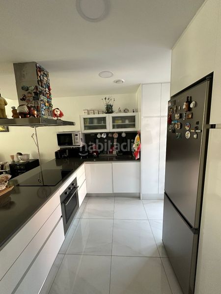 Foto 3c3e7b49-5578-4cf7-a942-0e6c2e60f1c0. Casa adossada amb aparcament piscina a Bigastro