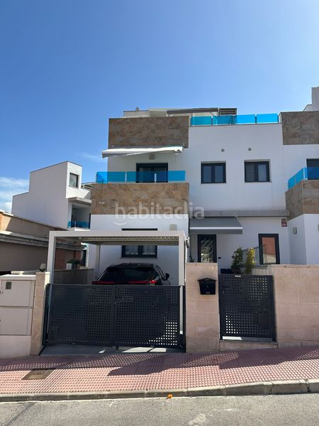 Foto 56fa61c3-1251-4cca-8d2e-965d53419e23. Casa adossada amb aparcament piscina a Bigastro