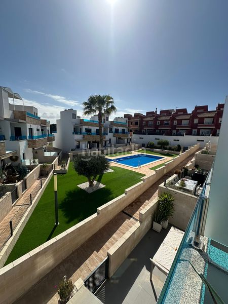 Foto d77abc20-1a0e-45e4-be0e-bd97b245531a. Casa adossada amb aparcament piscina a Bigastro