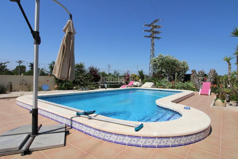 Foto bfbecf80-7264-4e76-aa4e-3c1efa4e986d. Xalet amb piscina a Jacarilla