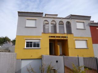 Casa adosada en Calle de los pasos 4. Casa adosada con 3 habitaciones con parking y vistas a la monta