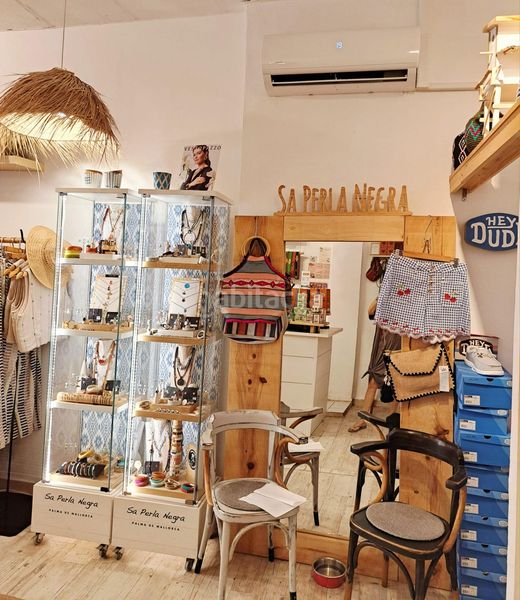 Foto bd813ab0-1f5d-40cf-8430-bb266e6ea676. Traspàs local comercial a Costa de la Calma Calvià