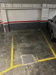 Aparcament cotxe a Carrer de la marina 251. Paquing mediano en calle mallorca con marina