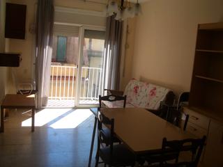 Location Appartement  Carrer de bretón de los herreros. Piso de cuatro habitaciones en el centro de gracias