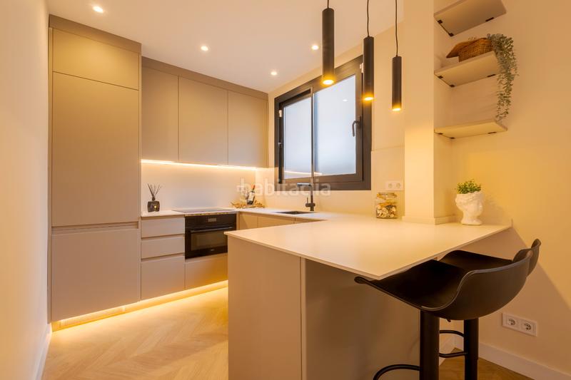 Foto 448619b7-687a-4c11-8ddd-4e90a98b0c31. Appartamento con riscaldamento piscina in Sants Barcelona