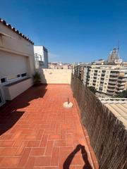 Alquiler Ático en Carrer de còrsega 461. Sobreático todo exterior con terraza de 20 metros cuadrados