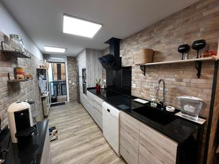 Appartement  Carrer antoni de capmany 52. Casi nuevo a estrenar, 4 habitaciones, 2 baños,terraza-balcón ,z