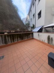 Etagenwohnung in Centre. Planta baja con terraza muy grande, 3 habitaciones y 2 ba�os, pi
