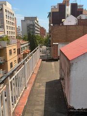 Etagenwohnung  Carrer lleida. Atico con 2 terrazas  balcon , todo el piso ecterior, a reformar