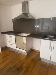 Pis  Carrer mas de xaxàs. Obra seminueva en muy buen estado , 3 habitaciones con gran terr