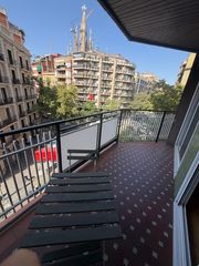 Etagenwohnung in Carrer de Lepant