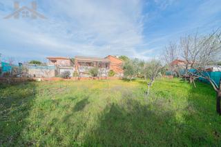 Xalet a Casarrubios del Monte. Magnifico chalet independiente en planta situado en casarrubios