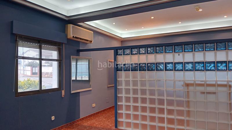 Foto 296f6e18-8e6b-41c2-ad50-69e79f1c20b8. Location local commercial avec chauffage dans Calypo Fado