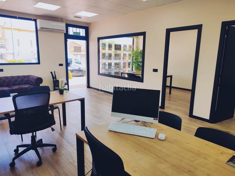 Foto 35be895a-8230-47b3-adb5-57444f26c82d. Location local commercial avec chauffage dans Calypo Fado