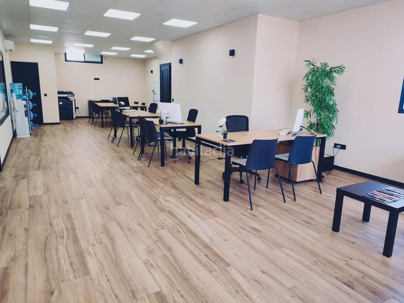 Foto 436145cd-027d-4add-836a-edec2d47ed17. Location local commercial avec chauffage dans Calypo Fado