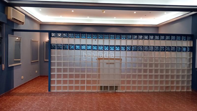 Foto 6e5d53b4-d48a-45de-b270-66b0a3bdd2da. Location local commercial avec chauffage dans Calypo Fado