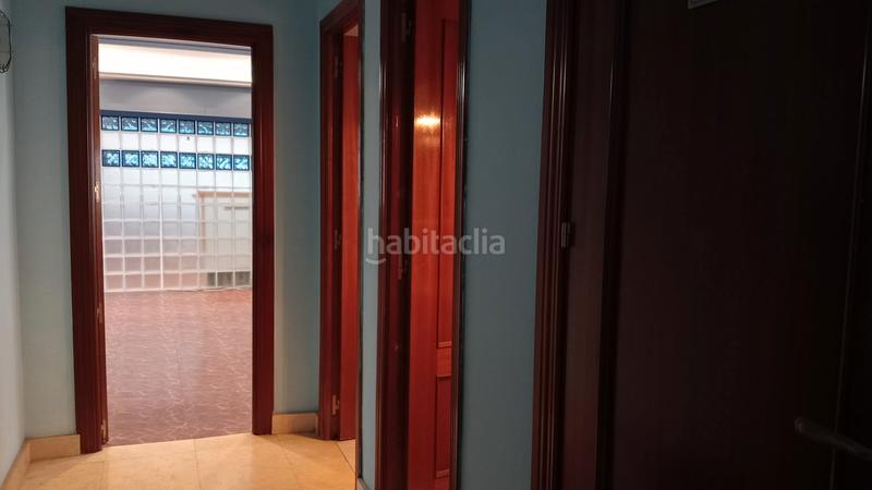 Foto f084c8de-3eac-4e09-ab33-efa807add79b. Location local commercial avec chauffage dans Calypo Fado