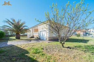 Xalet a Méntrida. Chalet independiente con amplia parcela y ubicación inmejorable