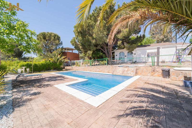 Foto 7a266b7f-ed82-4e50-aef4-0714729e2008. Chalet avec chauffage parking piscine dans Méntrida