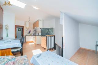 Dúplex a Casarrubios del Monte. Magnífico dúplex de 3 dormitorios para entrar a vivir en casarru