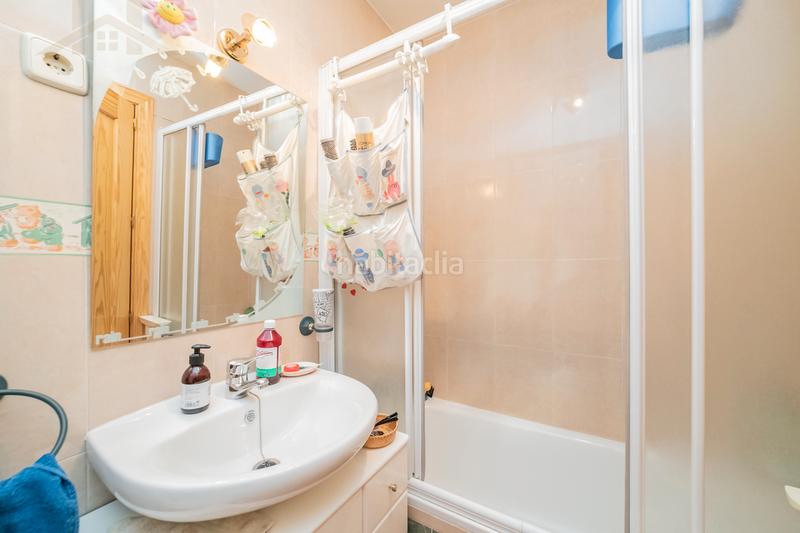 Foto 0bac1c18-f8bc-474a-8ada-deceb21fdf71. Casa adossada amb calefacció aparcament a Méntrida