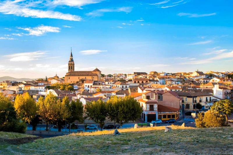 Foto 82a4f0b5-aed8-4dcc-9187-b3185276c4f1. Casa adossada amb calefacció aparcament a Méntrida