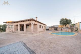 Xalet en Mntrida. Chalet independiente en mentrida