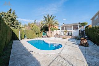 Chalet en Calypo Fado. Fantstico chalet de dos plantas en calypo fado