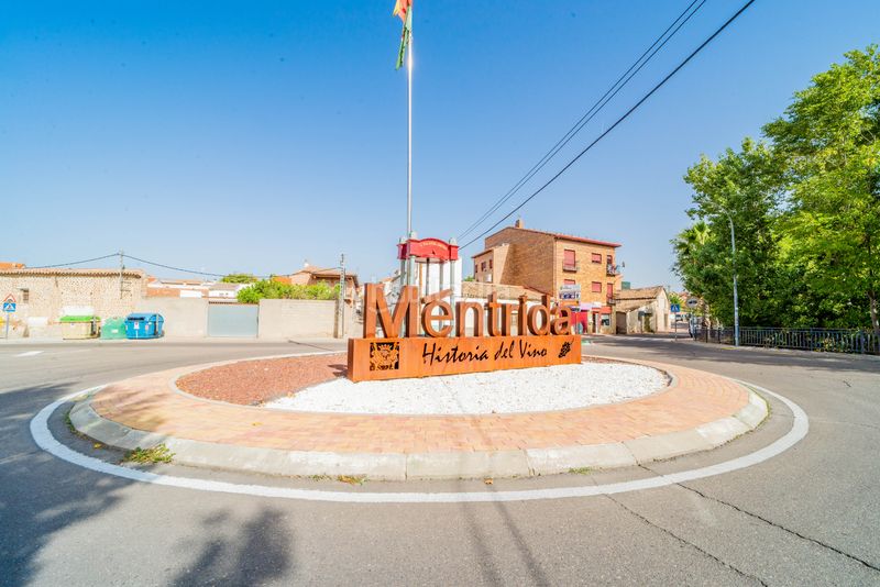 Foto 73edcb95-7ce7-47fa-9410-eb6051ceae0a. Xalet amb xemeneia calefacció aparcament piscina a Méntrida