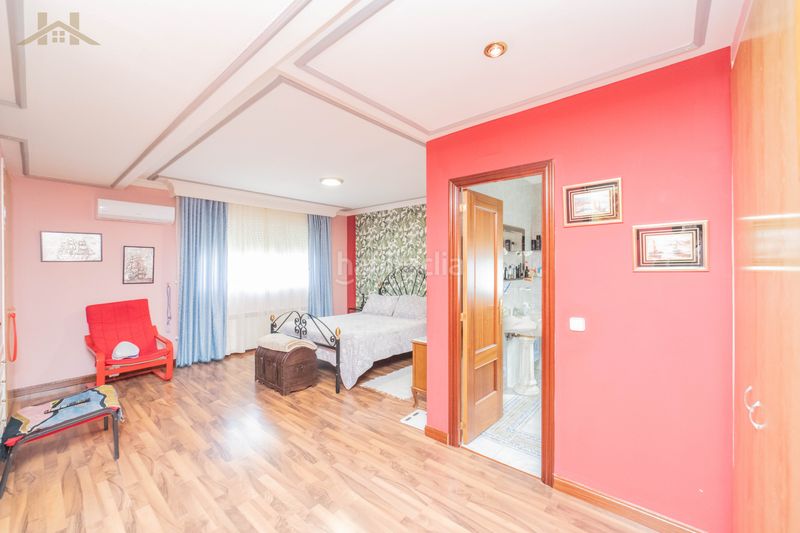 Foto 936c8f9a-a41b-46a4-92ab-197525cf1344. Xalet amb xemeneia calefacció aparcament piscina a Méntrida