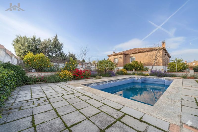 Foto d0e4e3b7-edaf-4466-b97d-d5dd4d2fedb2. Xalet amb xemeneia calefacció aparcament piscina a Méntrida