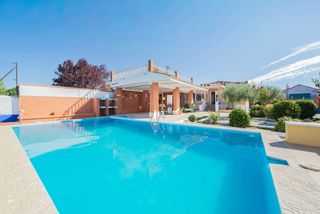 Chalet en Ventas de Retamosa (Las). Maravilloso chalet independiente con piscina