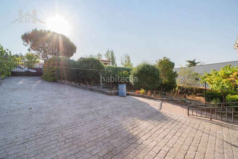Foto c7e0b431-ec88-4eda-84de-0345273ff9d0. Xalet amb xemeneia calefacció aparcament piscina a Méntrida