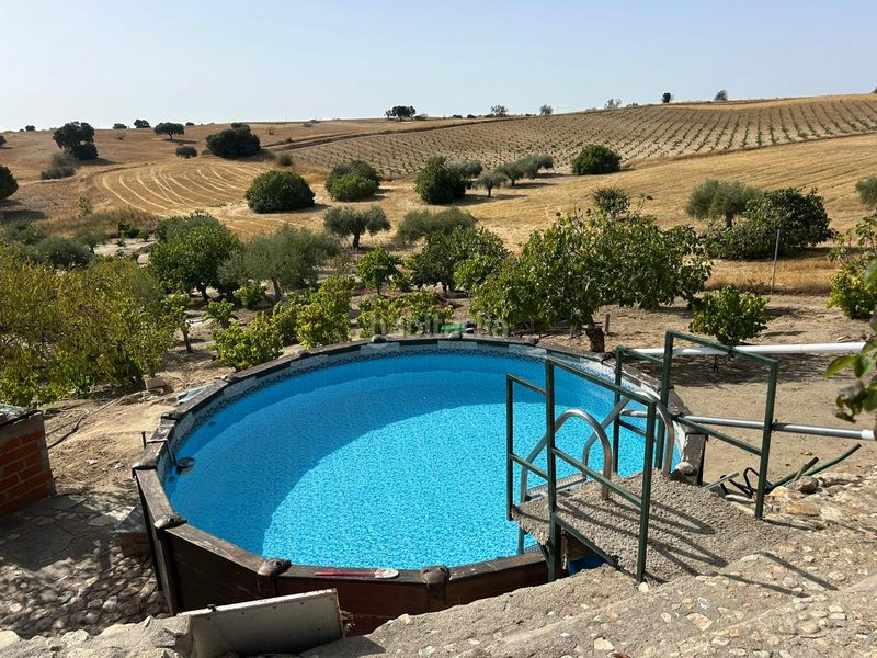 Foto 4b0cb7e9-df73-4209-80e7-d7309da0146e. Masia amb xemeneia aparcament piscina a Méntrida