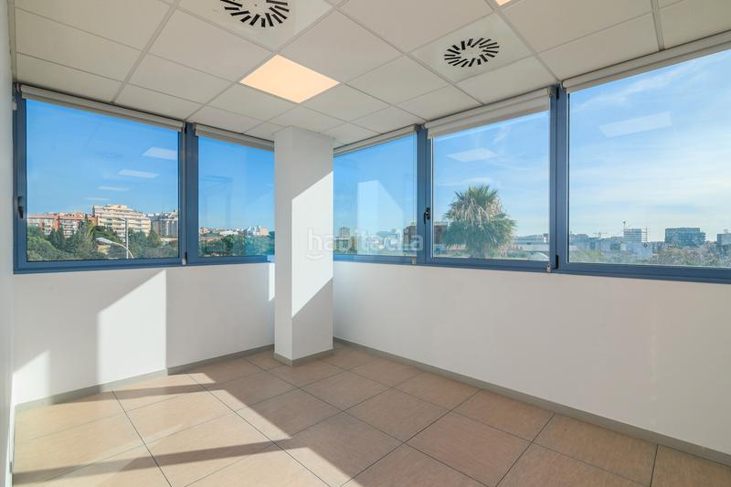 Foto 8b1b71f5-4708-4ccf-b5e5-13df6cfa1bbc. Alquiler oficina  en perfecto estado. propiedad de aprosa en Sant Just Desvern