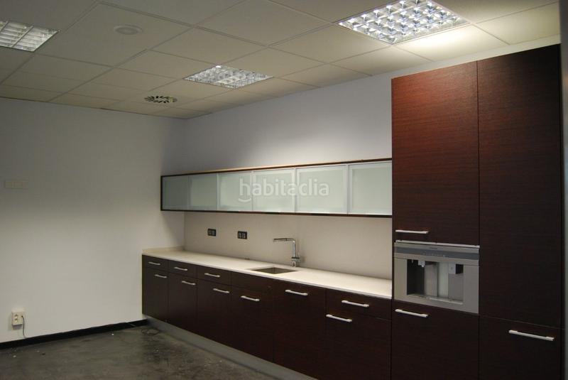 Foto aa247def-1f28-4124-82b3-2d9a1914fed3. Lloguer oficina amb calefacció aparcament a Centre Sant Just Desvern