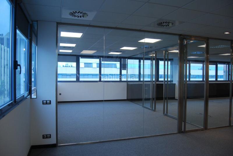 Foto aa6e2845-52e8-491d-ab24-0c4220d91a3a. Lloguer oficina amb calefacció aparcament a Centre Sant Just Desvern