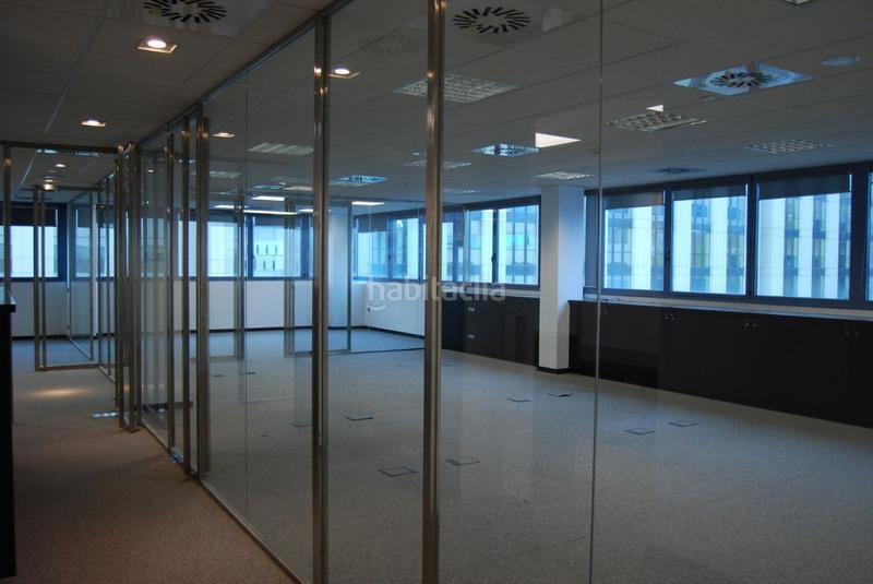 Foto b8450b45-29be-4d44-944b-3ffcacdbdf2e. Lloguer oficina amb calefacció aparcament a Centre Sant Just Desvern