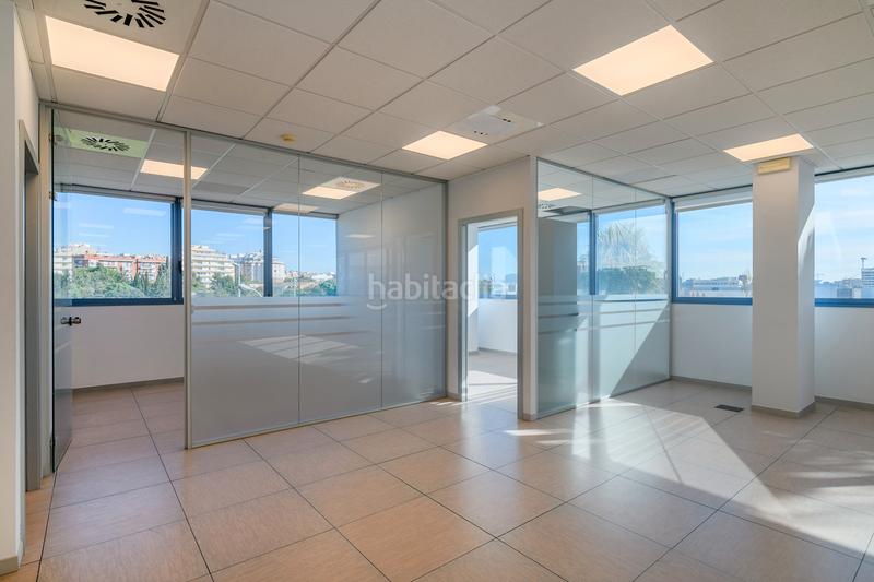 Foto 5203ba37-82fb-4c48-94e3-4b353929bb02. Location bureau avec chauffage parking dans Centre Sant Just Desvern