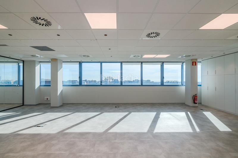 Foto 7dbd7a50-76d5-4dba-84fa-8b486f5bbc28. Location bureau avec chauffage parking dans Centre Sant Just Desvern