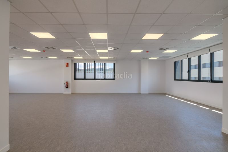 Foto 54e2a3a2-1c85-43a9-b0ea-e0631a12f450. Rent office space in carrer de narcís monturiol 14 in Sant Just Desvern